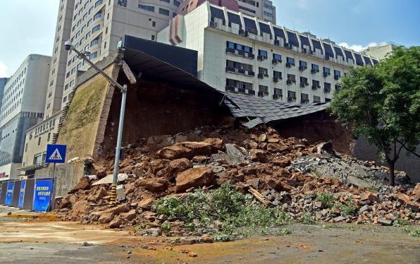 1611191287183521.png 秦王府城墻部分墻體發(fā)生坍塌-1.png